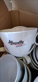 Abbildung: 18 Tassen